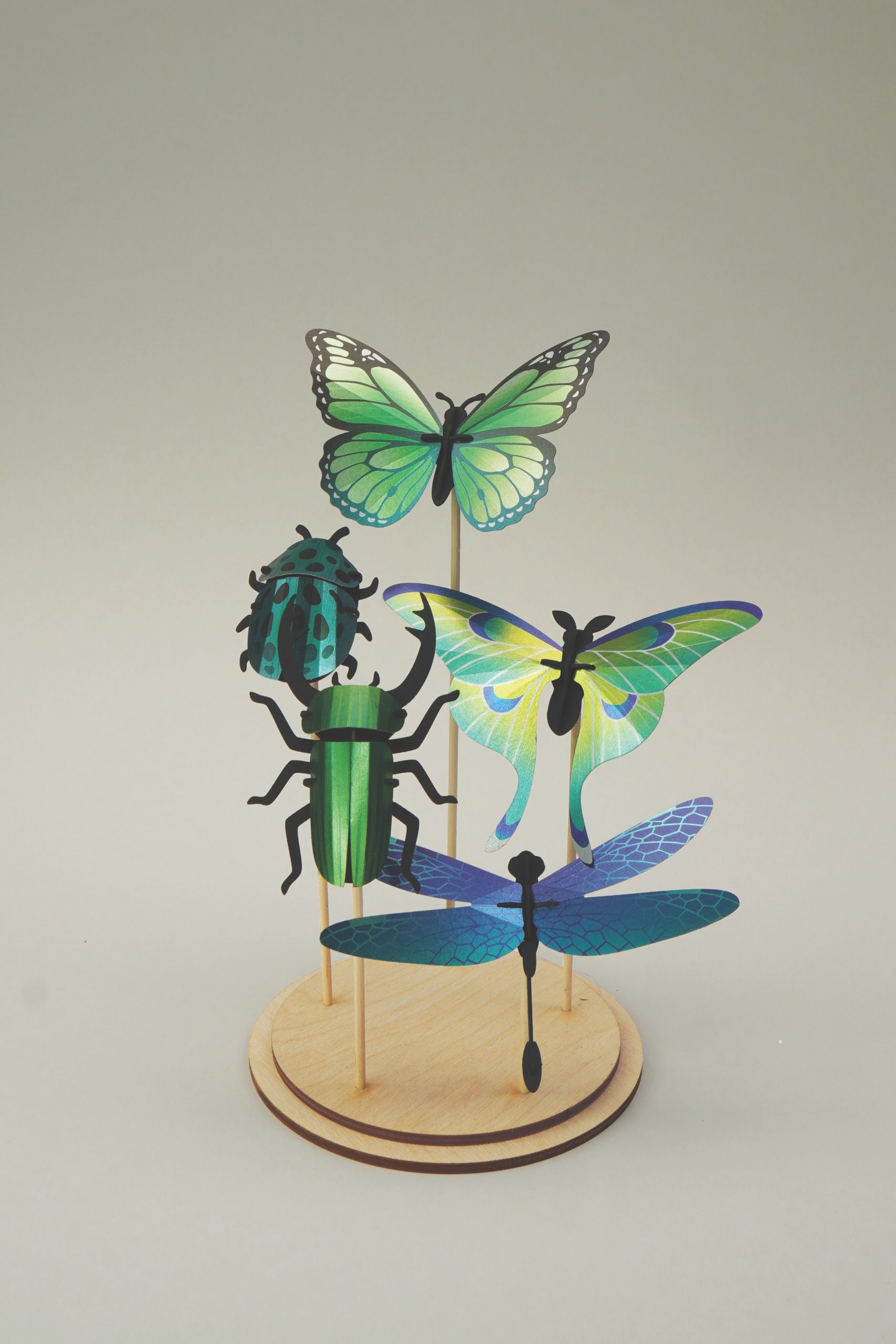 Assembli Mixed Set green on stand